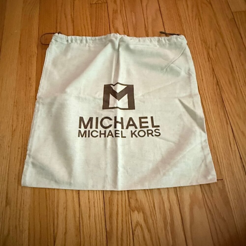 MICHAEL KORS bag/ purse dust cover, storage